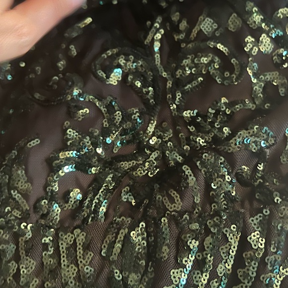 Brand new dress for women - Picture 3 of 8